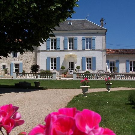 Le Four à Pain Saint-Jean-d'Angely Exterior foto