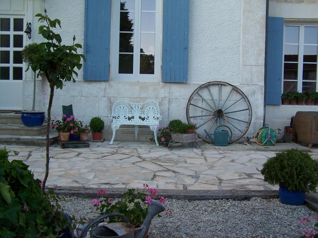 Le Four à Pain Saint-Jean-d'Angely Exterior foto